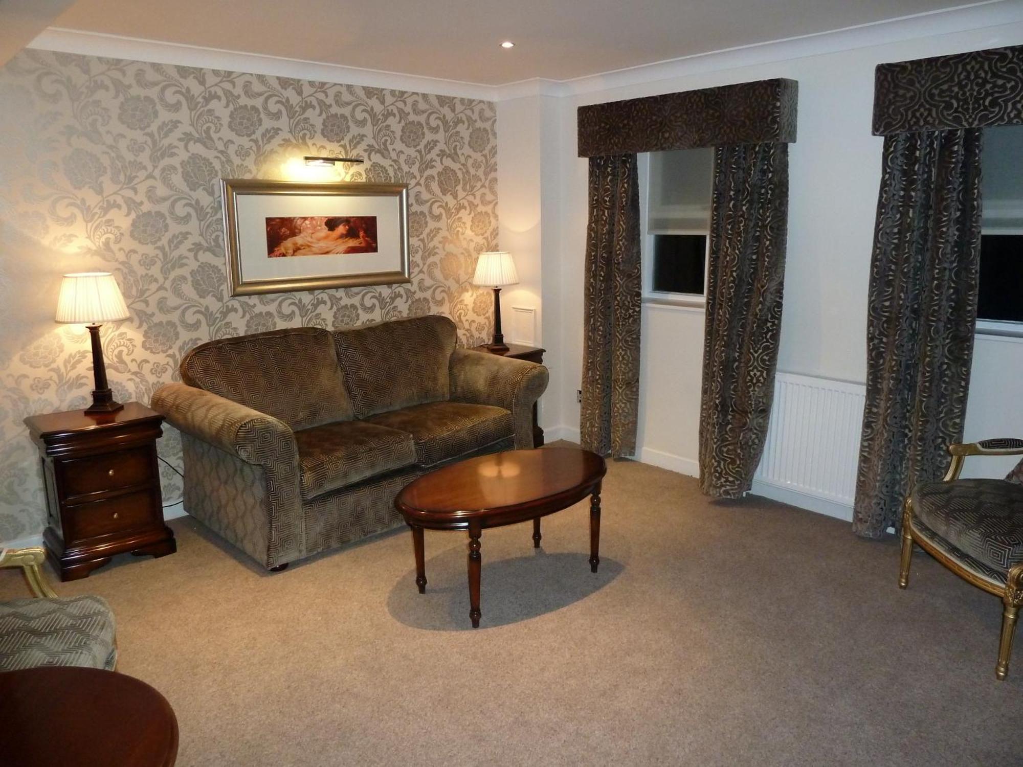 Hotel The Belmore Sale